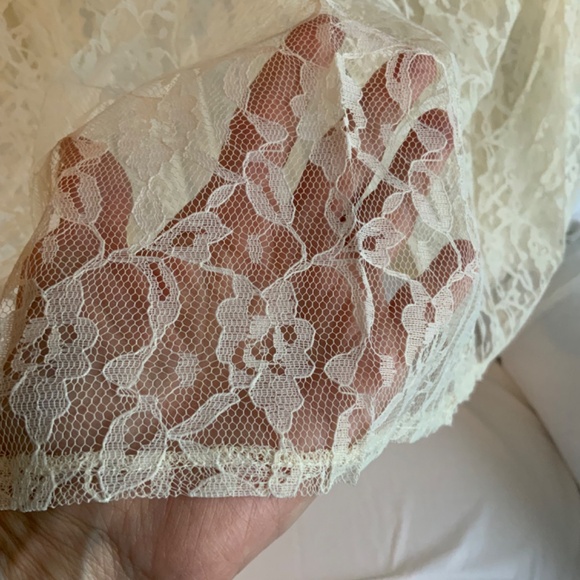 Ladies (new with tags) skirt with lace overlay - Picture 5 of 10